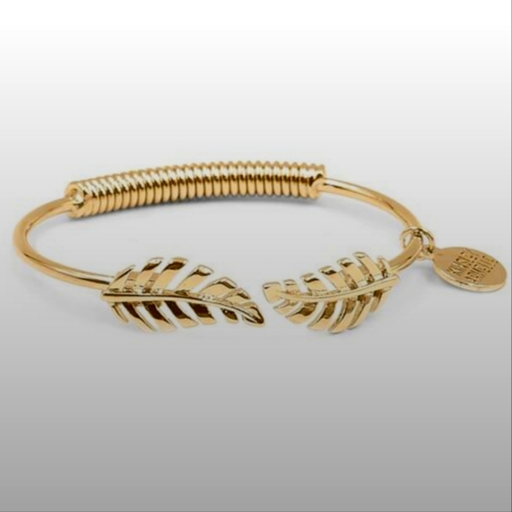 Laurel Leaf Bracelet*18K Gold Plated Ion over Stainless Steel! Adjustable New
